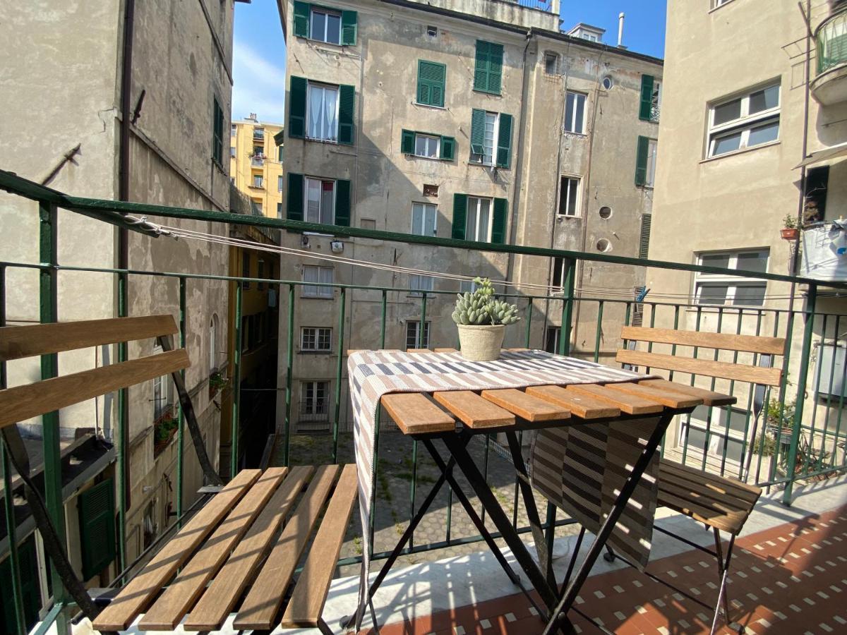 Casaviva- Ampio Appartamento Nei Vicoli Di Genova Экстерьер фото